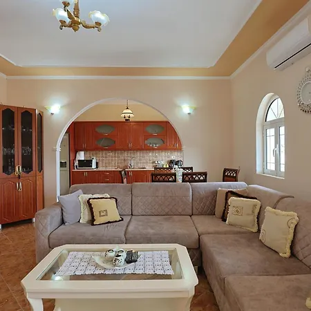 Mato Apartament Saranda